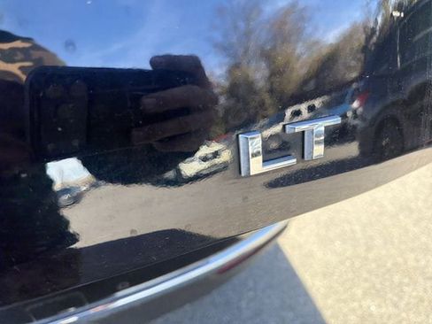 Used 2024 Chevrolet Suburban LT image 14