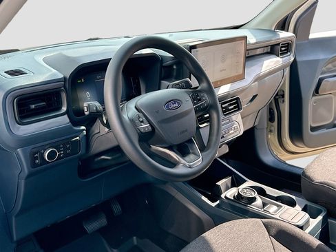 Certified 2025 Ford Maverick XL image 4