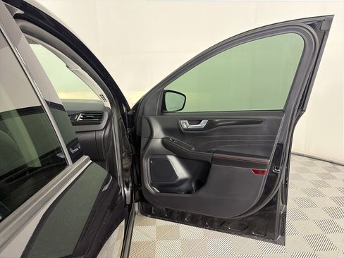 Certified 2022 Ford Escape SEL w/ SEL Stealth AWD Package image 30