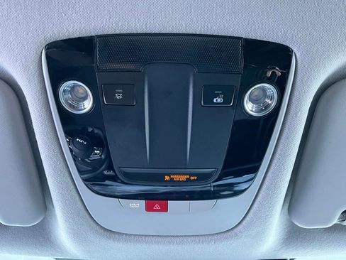 Used 2025 Kia Seltos S image 16