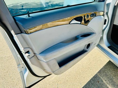 Used 2007 Mercedes-Benz E 350 Sedan image 23