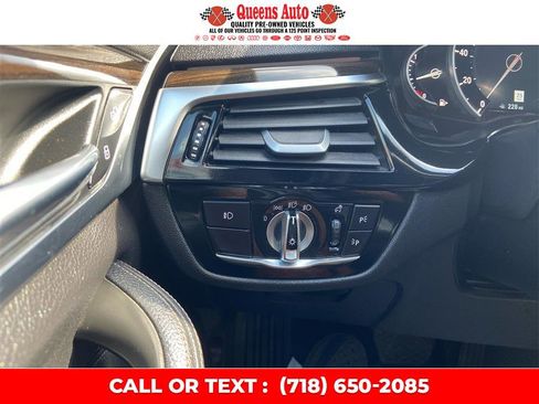 Used 2018 BMW 530i xDrive w/ Premium Package image 21