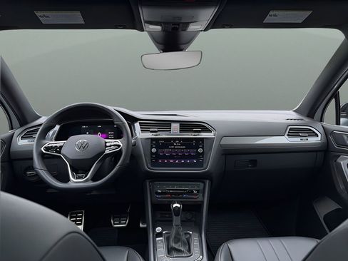 Used 2022 Volkswagen Tiguan SE R-Line image 26