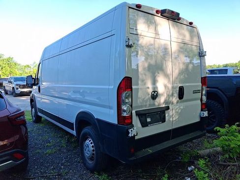 Used 2025 RAM ProMaster 2500 w/ Convenience Group FWD image 4