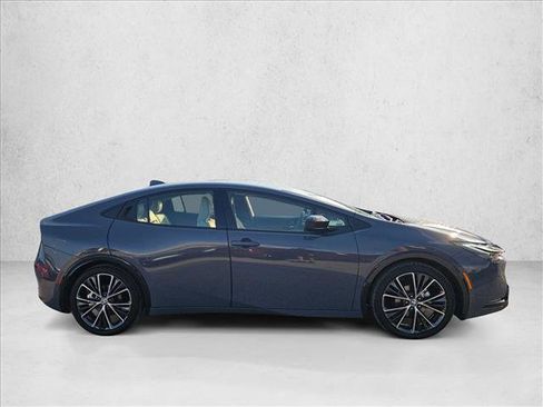 Certified 2025 Toyota Prius XLE FWD image 4