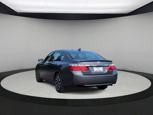 Used 2015 Honda Accord Hybrid Sedan image 6