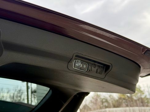 Used 2020 Ford Explorer XLT w/ Equipment Group 202A image 34