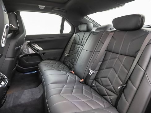 Used 2026 BMW 750e xDrive w/ Executive Package image 24