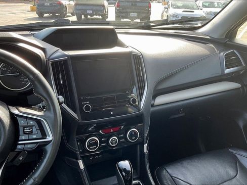 Certified 2022 Subaru Forester Limited image 6