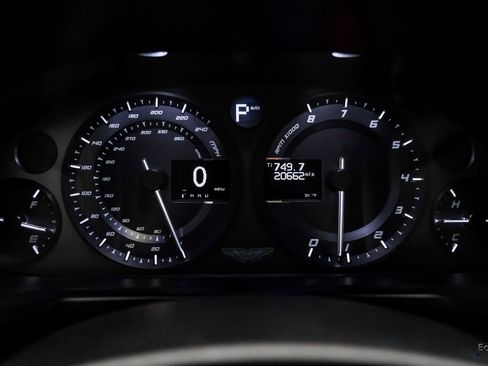 Used 2014 Aston Martin Vanquish Coupe image 47