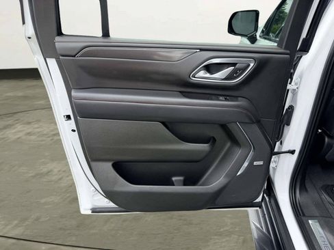 Used 2022 Chevrolet Suburban RST w/ Luxury Package AWD/4WD image 24
