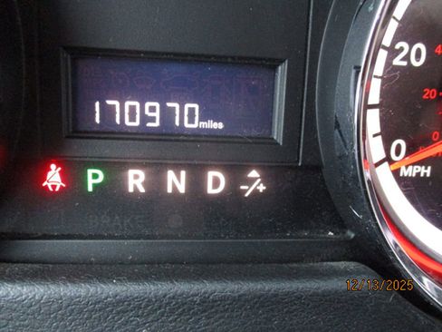 Used 2016 Dodge Grand Caravan SXT w/ UConnect Hands-Free Group image 16