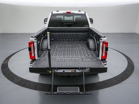 Used 2024 Ford F250 Lariat w/ Lariat Ultimate Package AWD/4WD image 7
