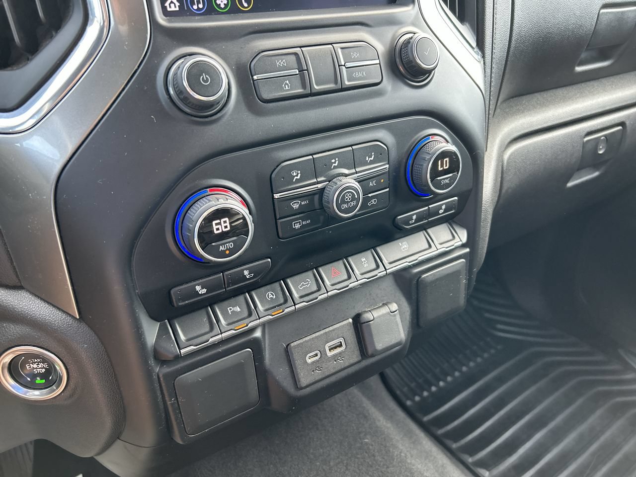 Used 2020 Chevrolet Silverado 1500 LT w/ All-Star Edition AWD/4WD image 29