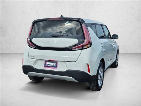 Used 2025 Kia Soul LX w/ LX Technology Package image 7