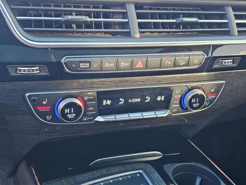 Used 2018 Audi Q7 3.0T Prestige image 31