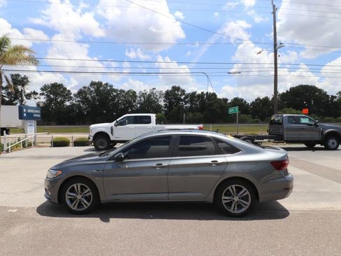 Used 2020 Volkswagen Jetta R-Line w/ R-Line Cold Weather Package FWD image 8