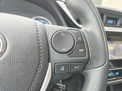 Used 2017 Toyota Corolla LE image 21