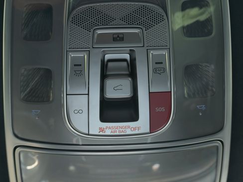 Used 2023 Genesis G90 3.5T AWD/4WD image 11