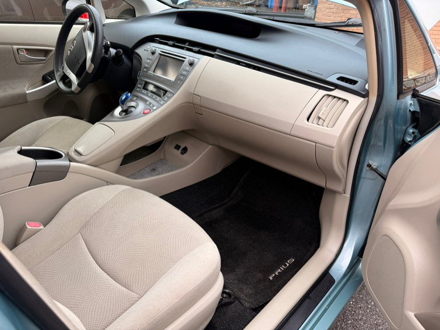 Used 2014 Toyota Prius Three FWD image 20
