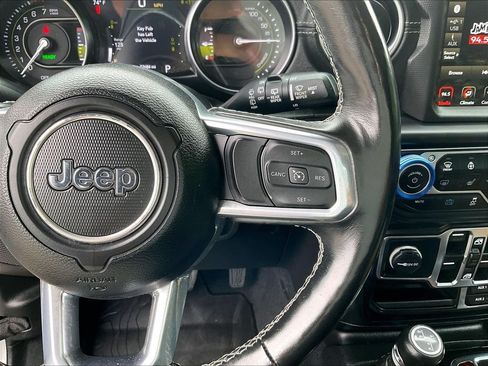 Used 2023 Jeep Wrangler Unlimited Sahara w/ Cold Weather Group AWD/4WD image 23