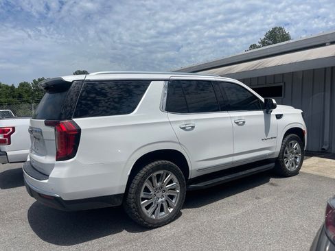 Used 2021 GMC Yukon SLT w/ SLT Premium Package AWD/4WD image 17