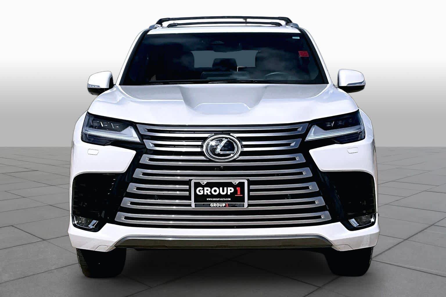 Used 2025 Lexus LX 600 4WD w/ Accessory Package (2T) image 4