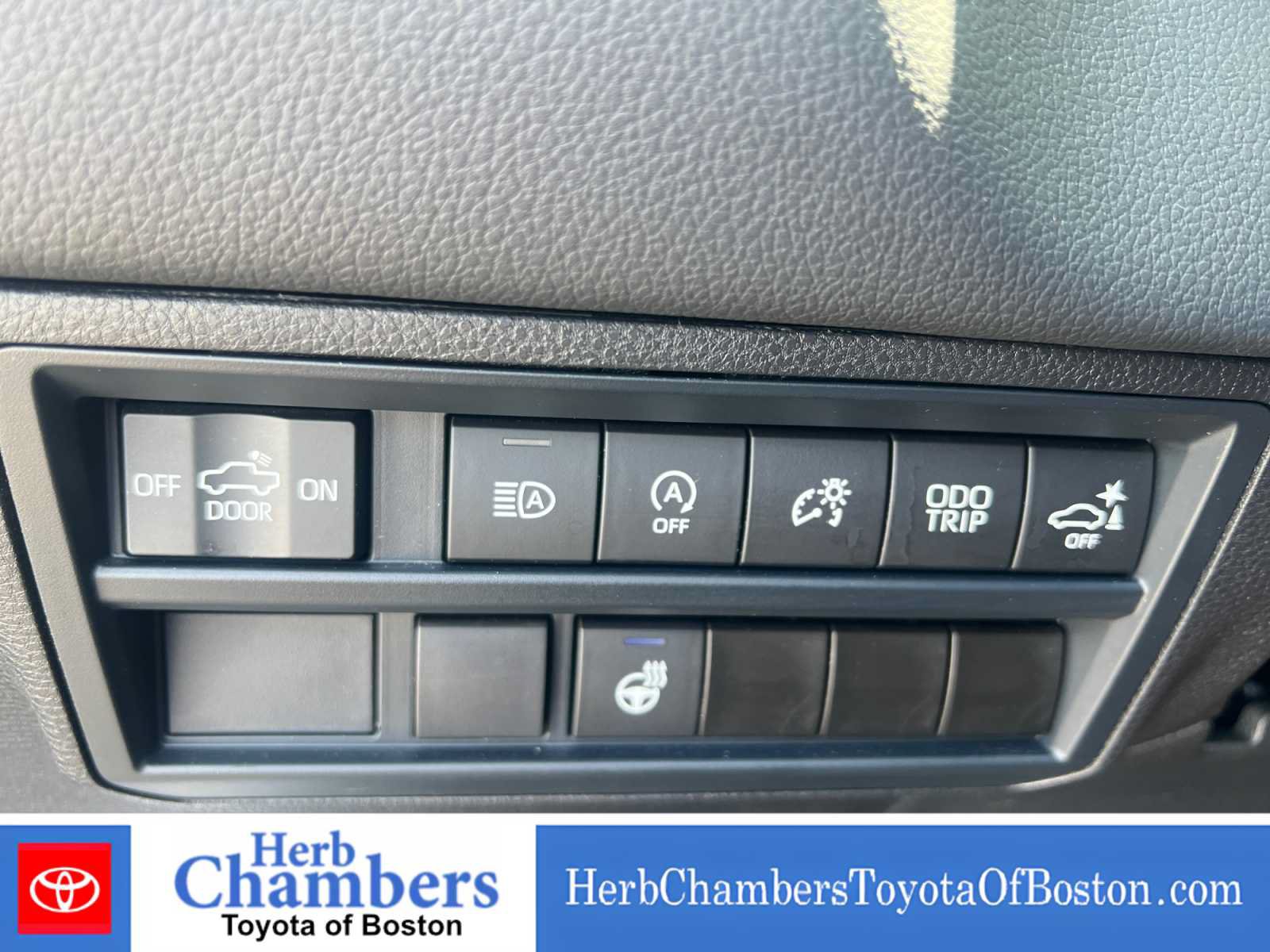Used 2024 Toyota Tundra Limited AWD/4WD image 16