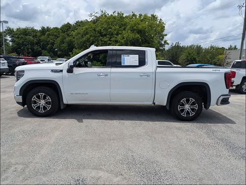Used 2025 GMC Sierra 1500 SLT AWD/4WD image 4