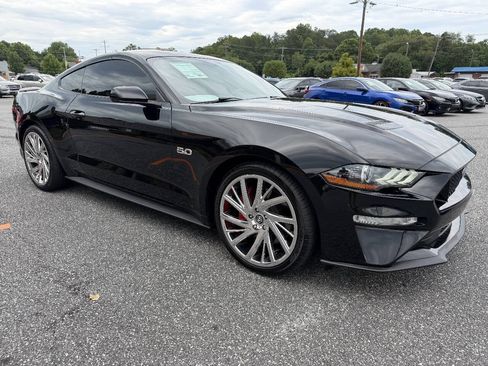 Used 2020 Ford Mustang GT RWD image 5