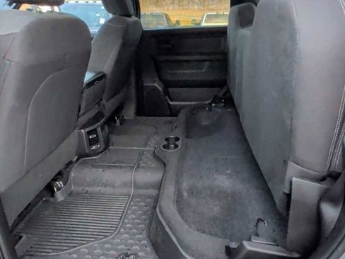 Used 2024 RAM 2500 Tradesman w/ Chrome Appearance Group image 12