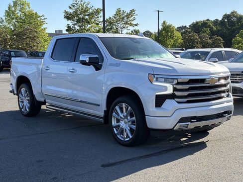 Used 2023 Chevrolet Silverado 1500 High Country w/ High Country Premium Package AWD/4WD image 6