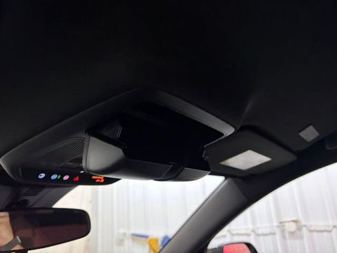 Used 2025 Chevrolet Traverse LT AWD/4WD image 38