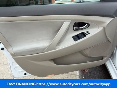 Used 2009 Toyota Camry LE FWD image 6