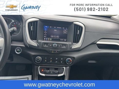 Used 2024 GMC Terrain SLE image 17