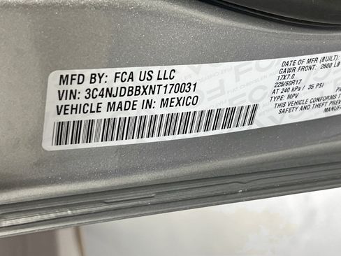 Used 2022 Jeep Compass Latitude AWD/4WD image 29