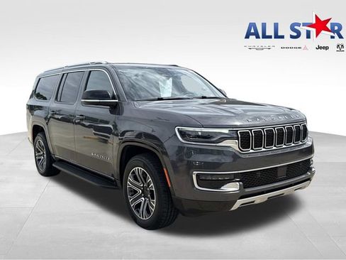 Used 2024 Jeep Wagoneer L Series II w/ Flexible Seating Group RWD image 1