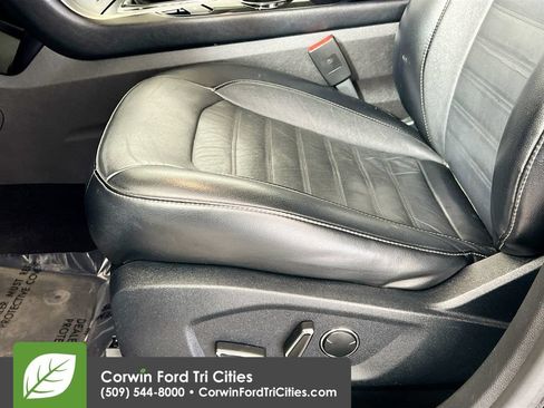 Used 2015 Ford Edge SEL w/ Equipment Group 201A AWD/4WD image 21