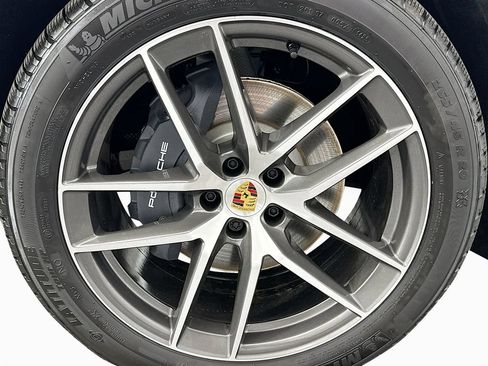 Used 2026 Porsche Macan AWD/4WD image 33