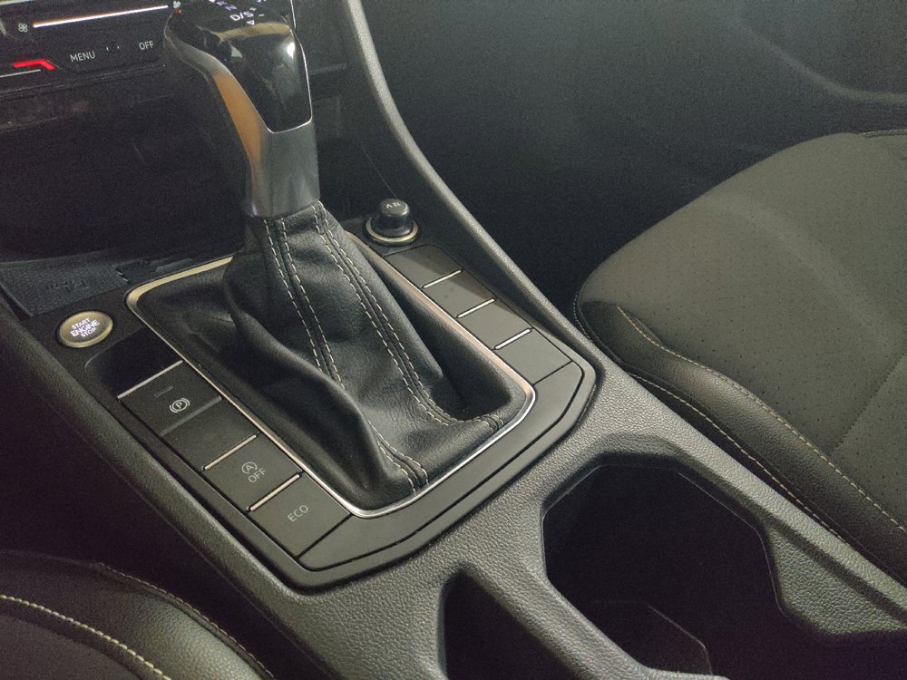 Used 2025 Volkswagen Jetta SE FWD image 26