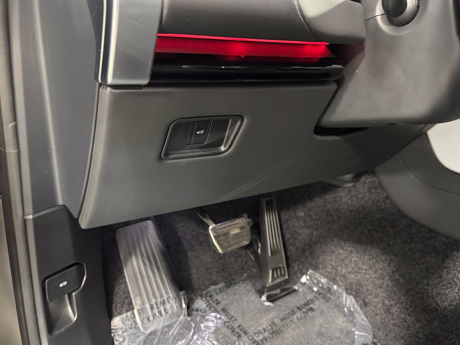 New 2026 Land Rover Range Rover SE AWD/4WD image 16