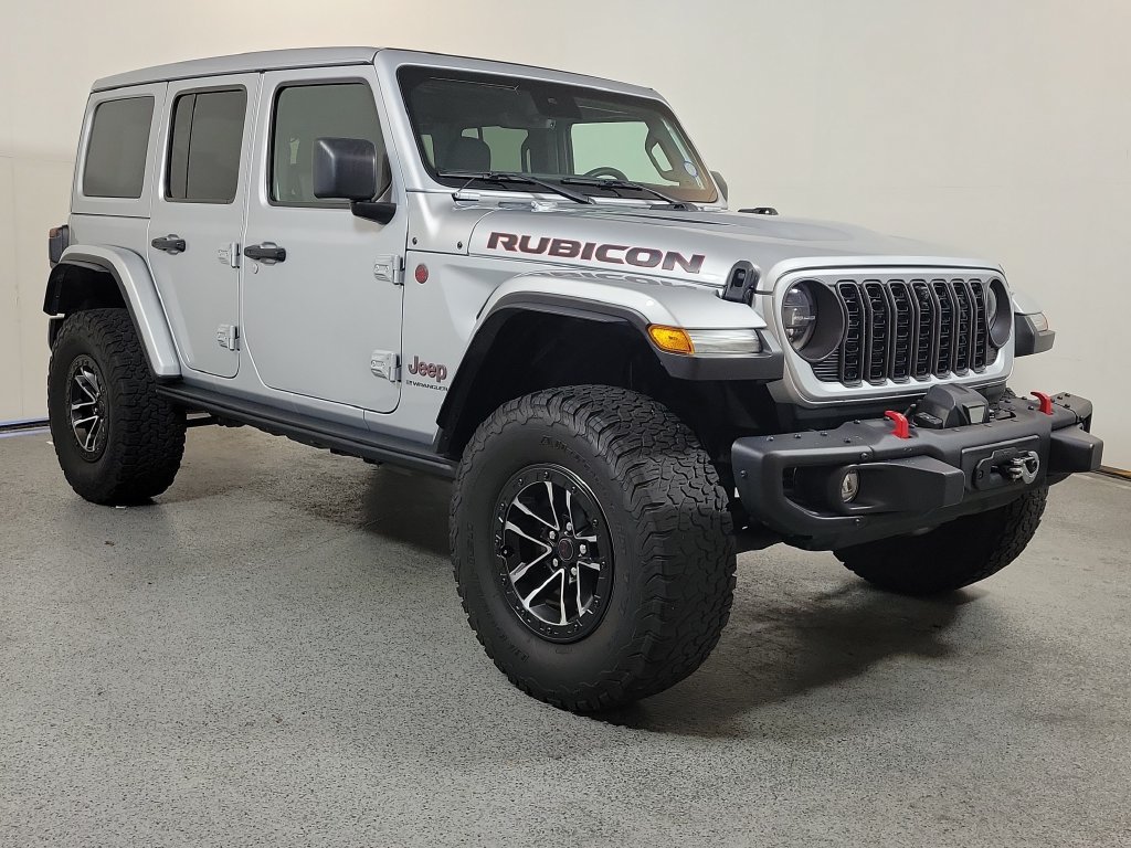 Used 2024 Jeep Wrangler Unlimited Rubicon AWD/4WD image 2
