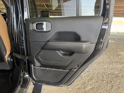 Used 2021 Jeep Wrangler Unlimited Rubicon image 31