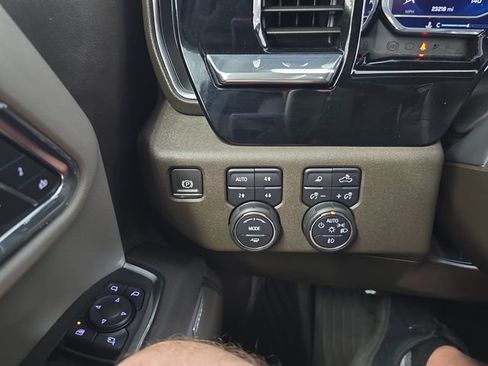 Certified 2024 Chevrolet Silverado 1500 LTZ AWD/4WD image 21