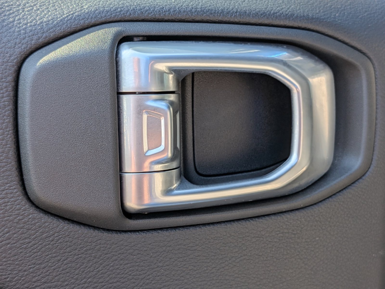Used 2020 Jeep Gladiator Mojave w/ Dual Top Group AWD/4WD image 27
