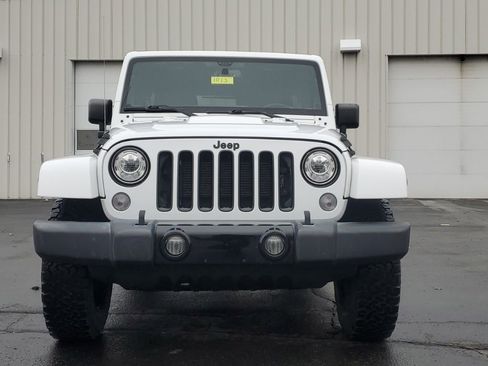 Used 2018 Jeep Wrangler Unlimited Altitude image 2