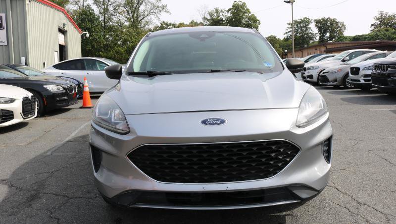 Used 2022 Ford Escape SE w/ Cold Weather Package AWD/4WD image 2