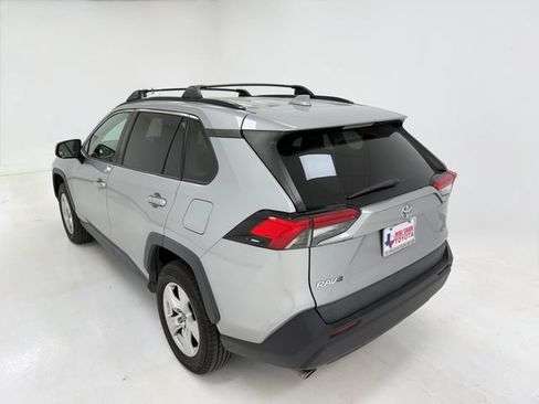 Used 2020 Toyota RAV4 XLE FWD image 18