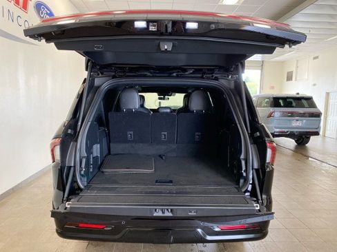 Certified 2026 Lincoln Navigator L Black Label AWD/4WD image 9