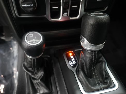 Used 2025 Jeep Wrangler Unlimited Sport AWD/4WD image 22